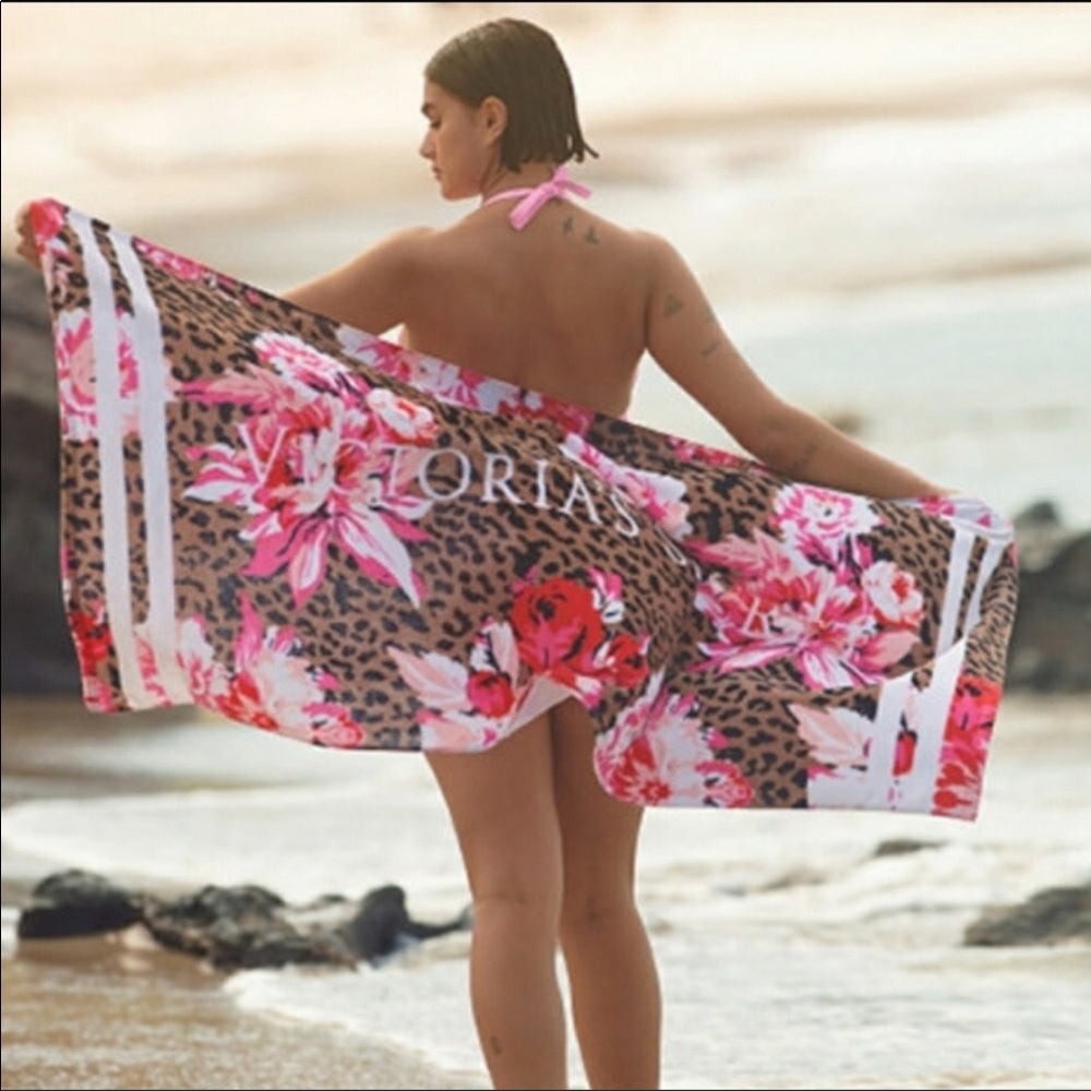 NEW!! Victoria’s Secret Leopard/Floral Beach Towel